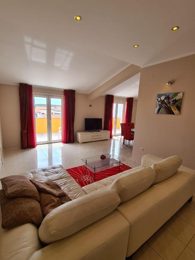 Apartment Sunny Pula Exterior photo